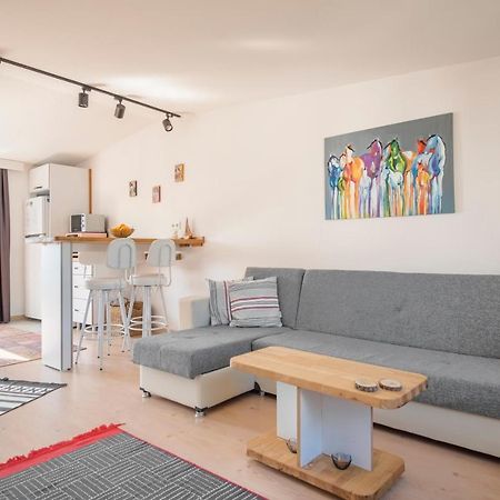Central, Cozy, 15 Min Walk To The Beach, Fast Wi-Fi, Free Parking, 4Ppl Bodrum Eksteriør billede