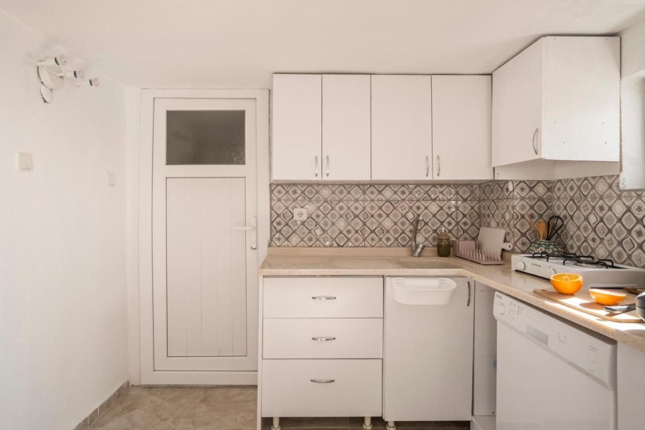 Central, Cozy, 15 Min Walk To The Beach, Fast Wi-Fi, Free Parking, 4Ppl Bodrum Eksteriør billede
