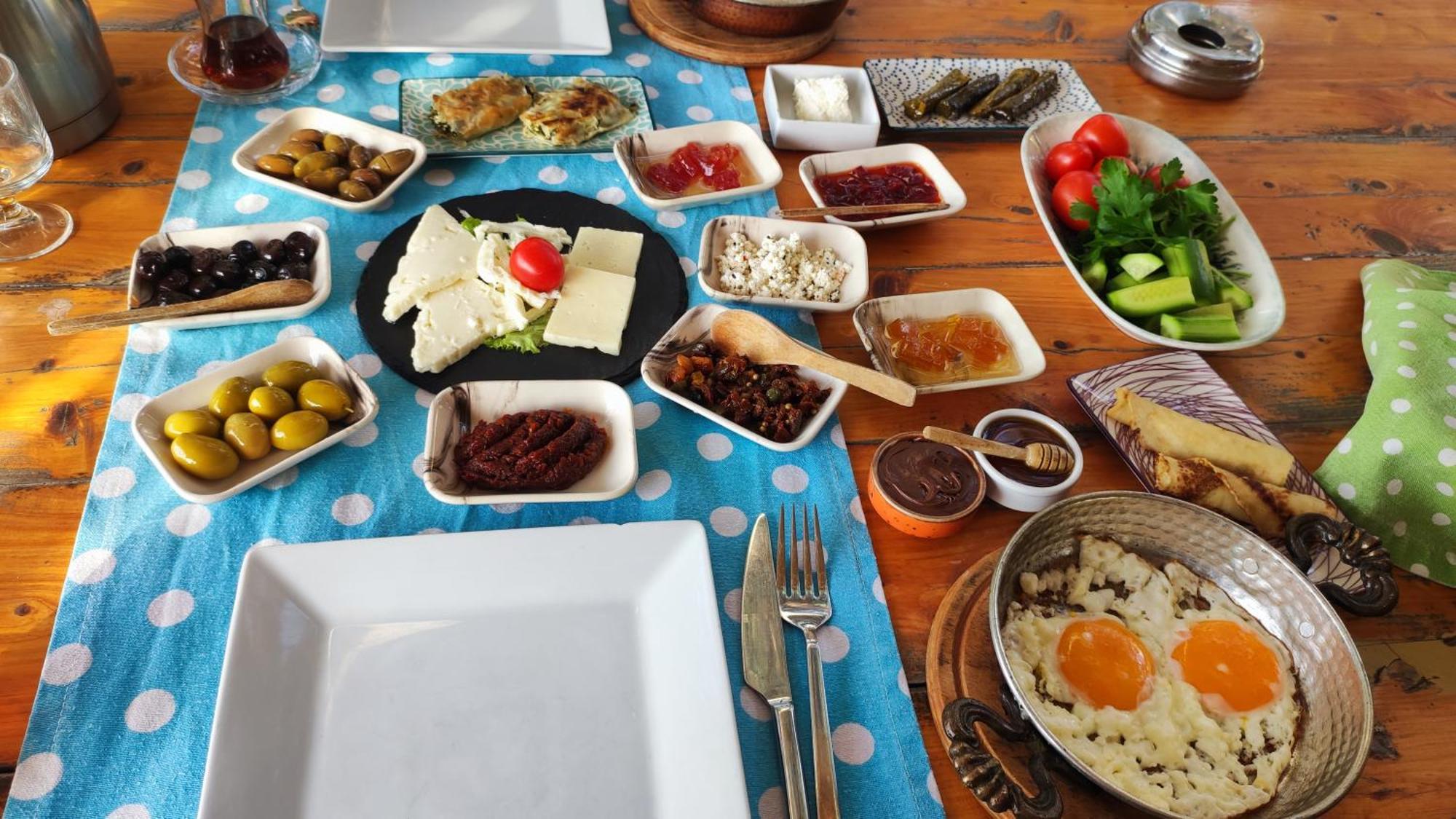 Central, Cozy, 15 Min Walk To The Beach, Fast Wi-Fi, Free Parking, 4Ppl Bodrum Eksteriør billede